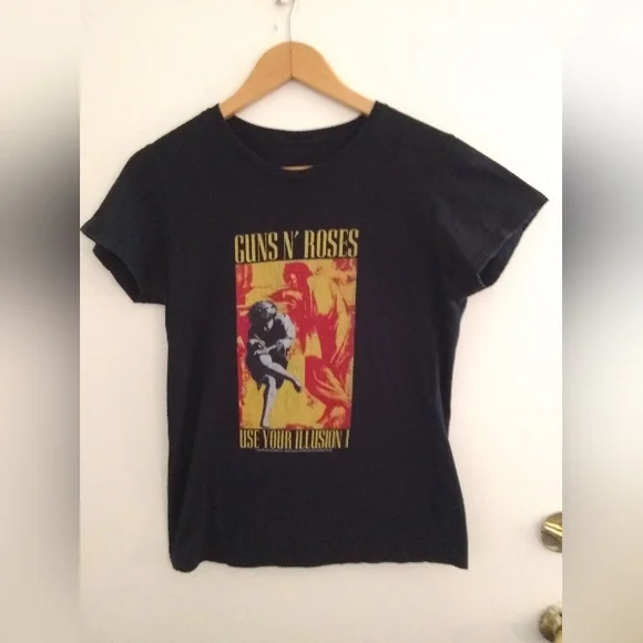 "Guns and Roses" Tee UNISEX - Picture 3 of 4
